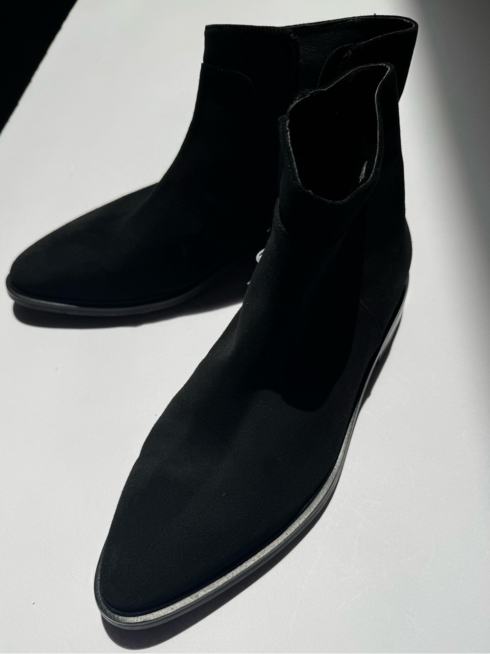 Via Spiga Black Suede Leather Low Heeled Ankle Shoe Booties women size 9 / 39